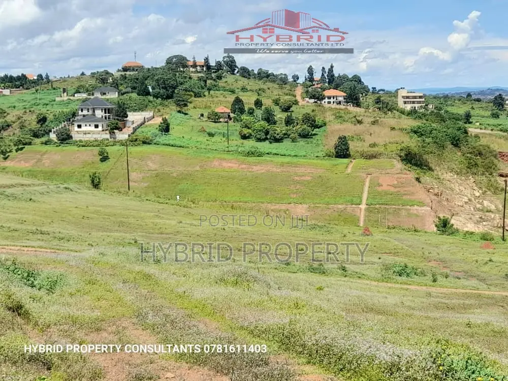 Prime Plots for Sale at Ssisa~Entebbe Express Highway Estate