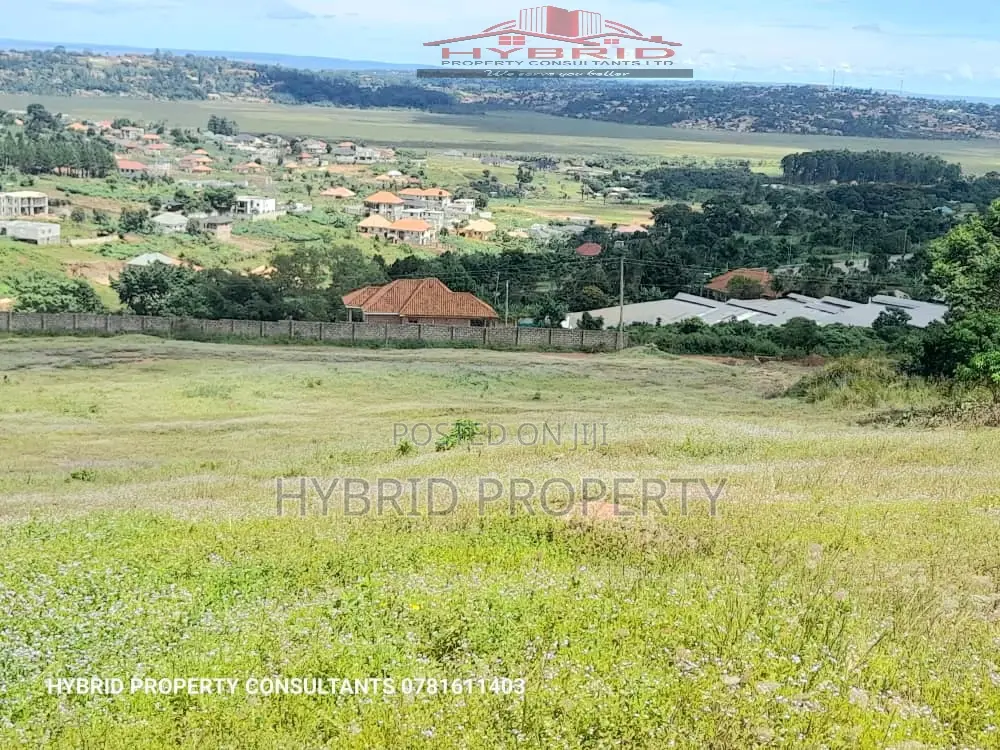 Prime Plots for Sale at Ssisa~Entebbe Express Highway Estate