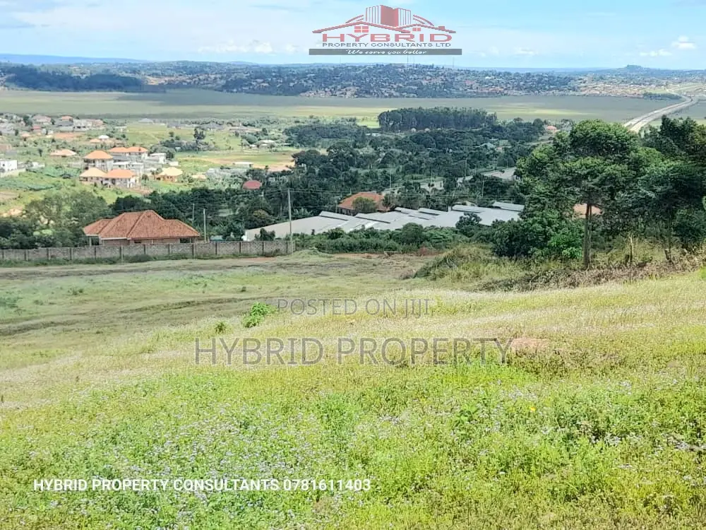 Prime Plots for Sale at Ssisa~Entebbe Express Highway Estate