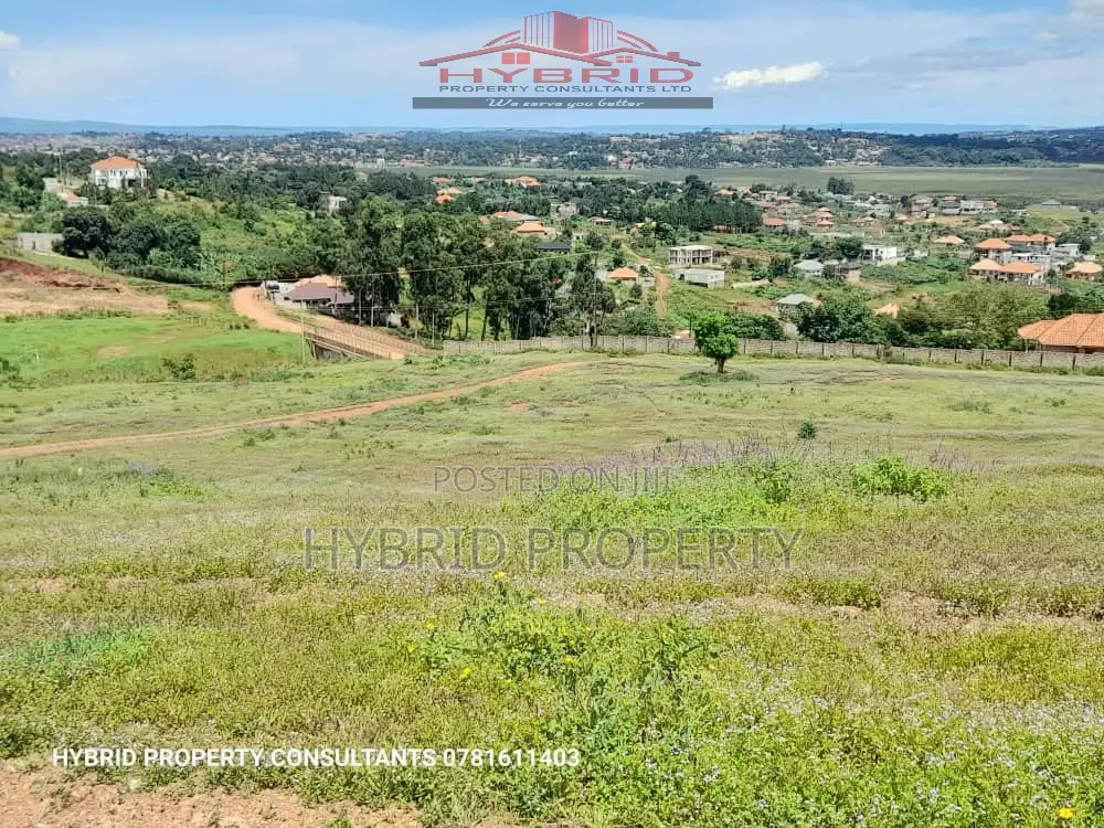 Prime Plots for Sale at Ssisa~Entebbe Express Highway Estate