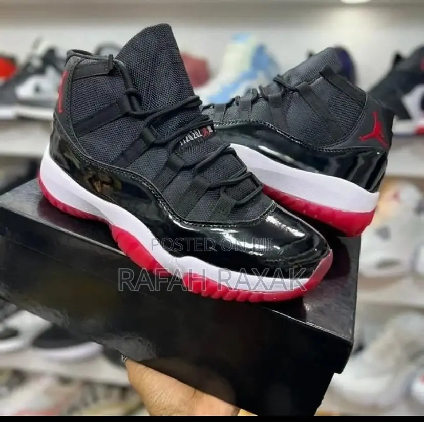 Original Nike Air Jordan 11 Retro “Playoffs Bred” Sneaker