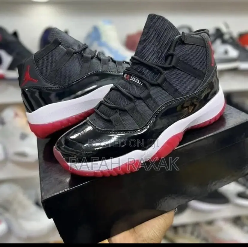 Original Nike Air Jordan 11 Retro “Playoffs Bred” Sneaker