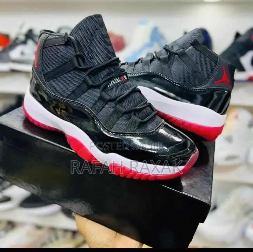 Original Nike Air Jordan 11 Retro “Playoffs Bred” Sneaker