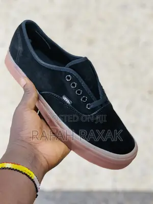 Photo - Original Suede Vans Off the Wall Black Gum Sole