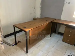Office Desks/ Office Furniture