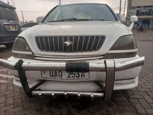 Toyota Harrier 3.0 V6 1999 White