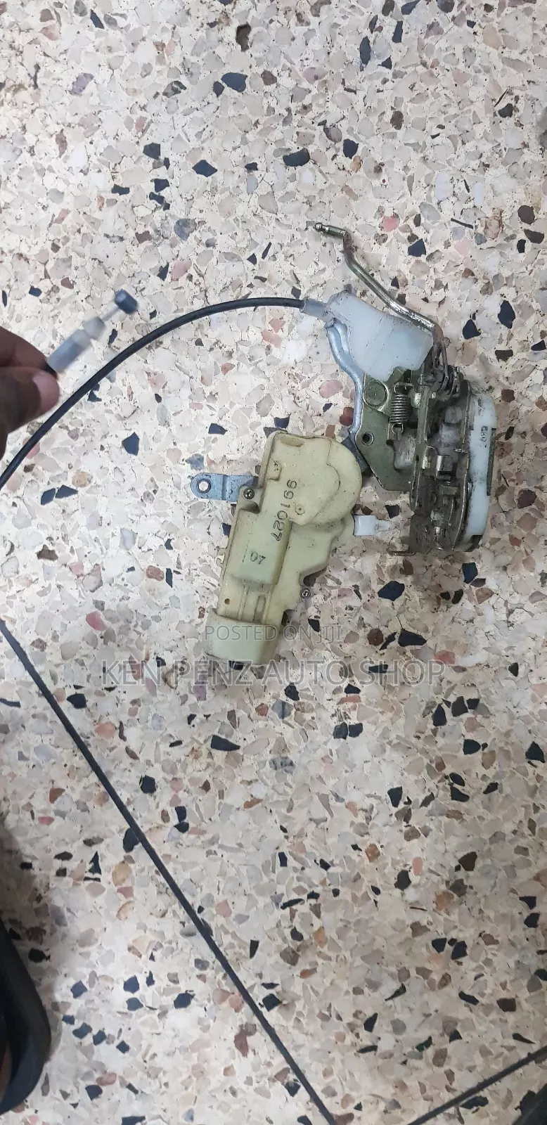 Toyota Vitz 2000 Door Lock / Actuators