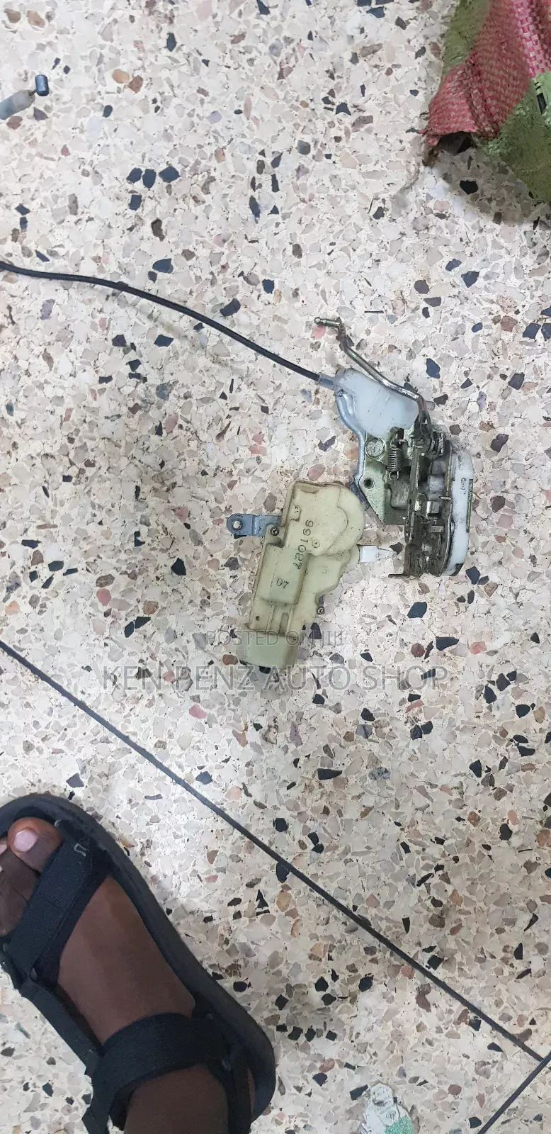 Toyota Vitz 2000 Door Lock / Actuators