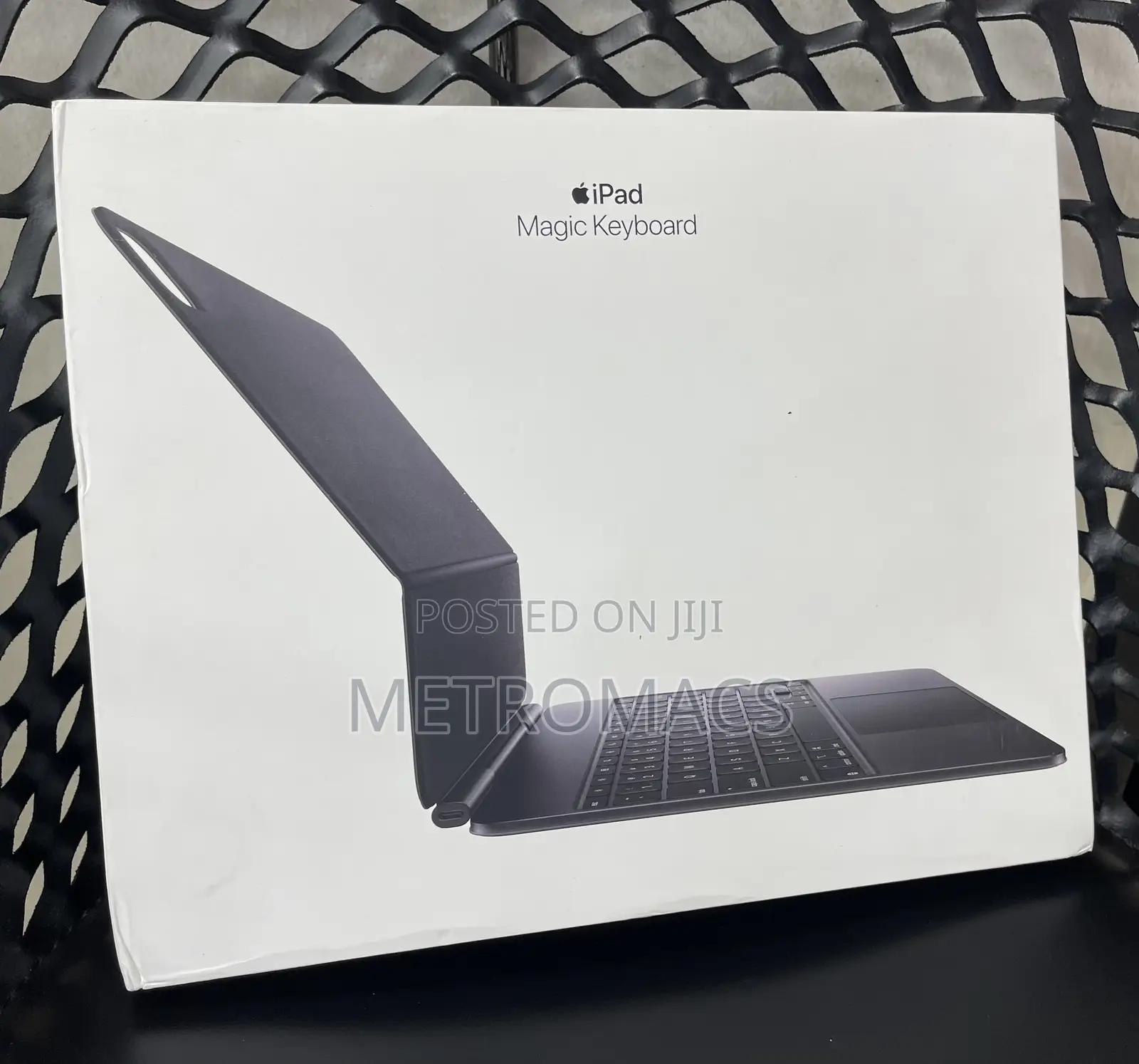 13-Inch M4 iPad Pro Magic Keyboard
