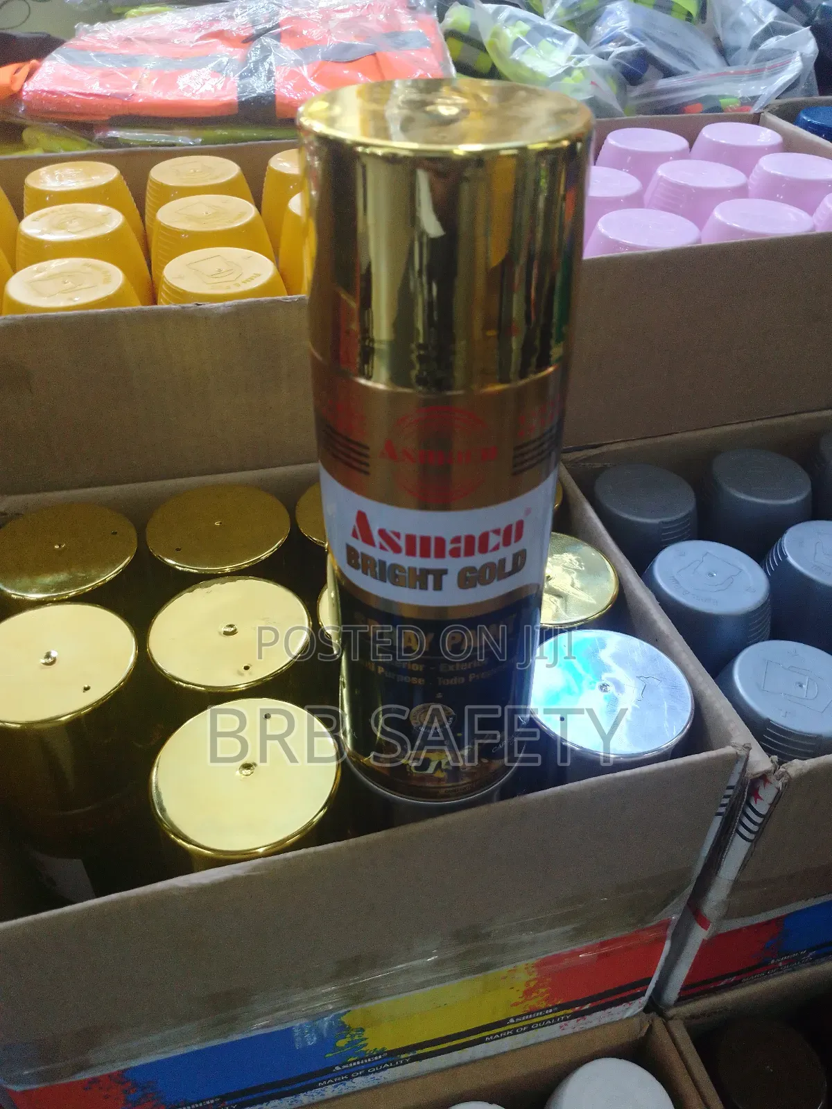 Spray Paint. Gold