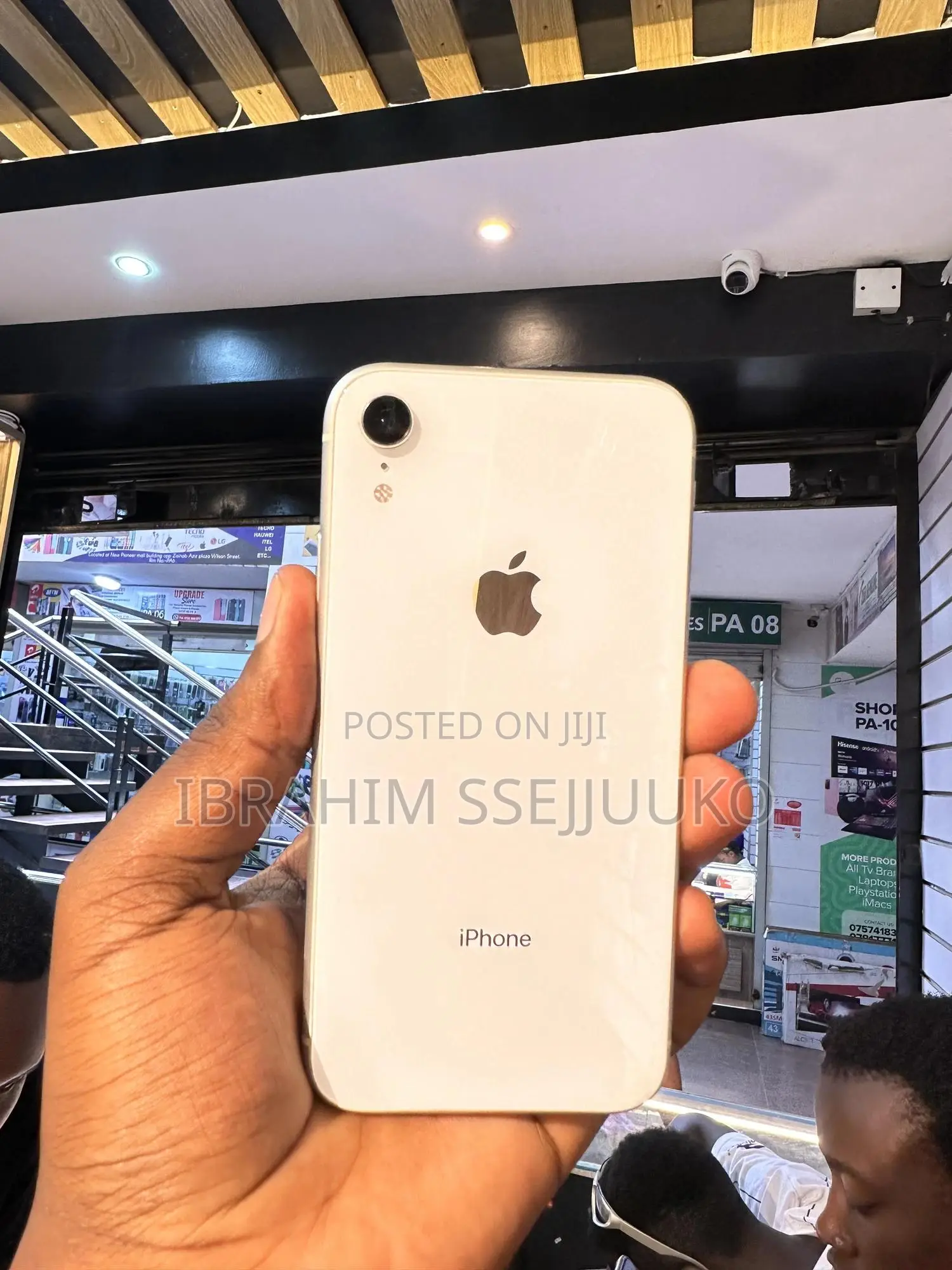 Apple iPhone XR 64 GB White