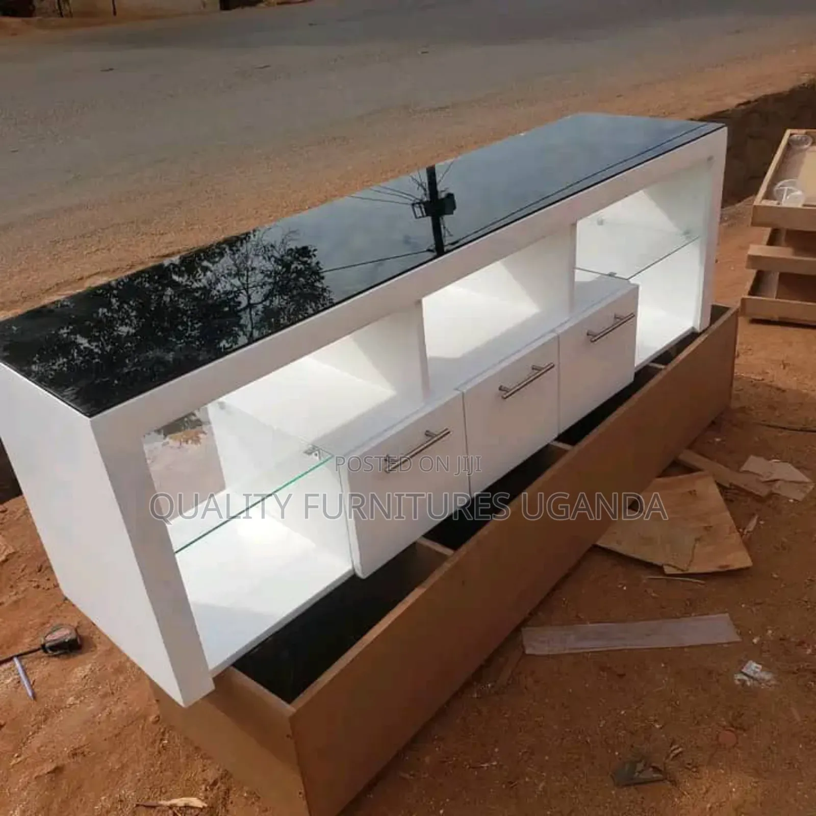 Tv Stand in White Colour
