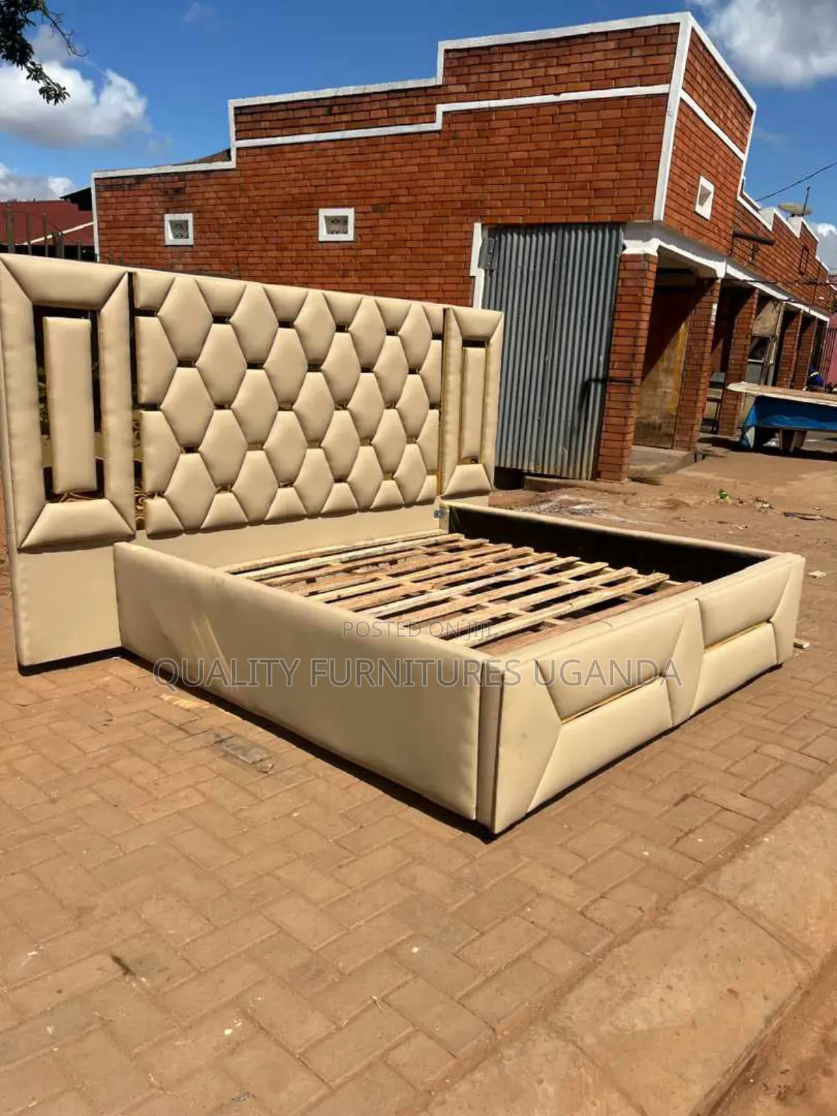5x6 Pazzled Upholstery Fabric Bed on Order