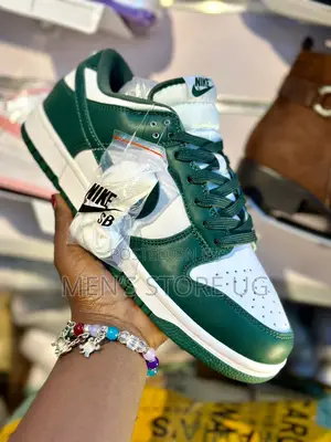 Nike Air Dunk Sb Low Green And White Sneakers