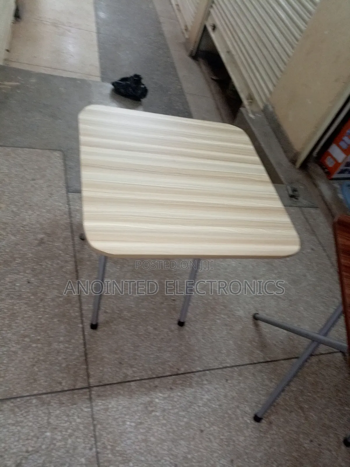 Foldable Reading Table