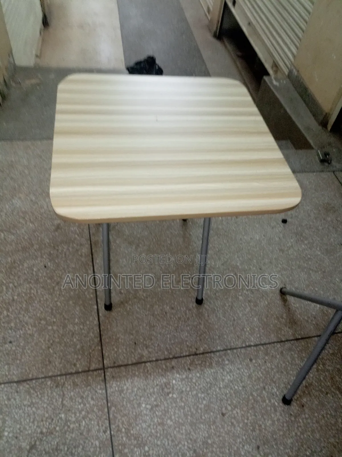 Foldable Reading Table
