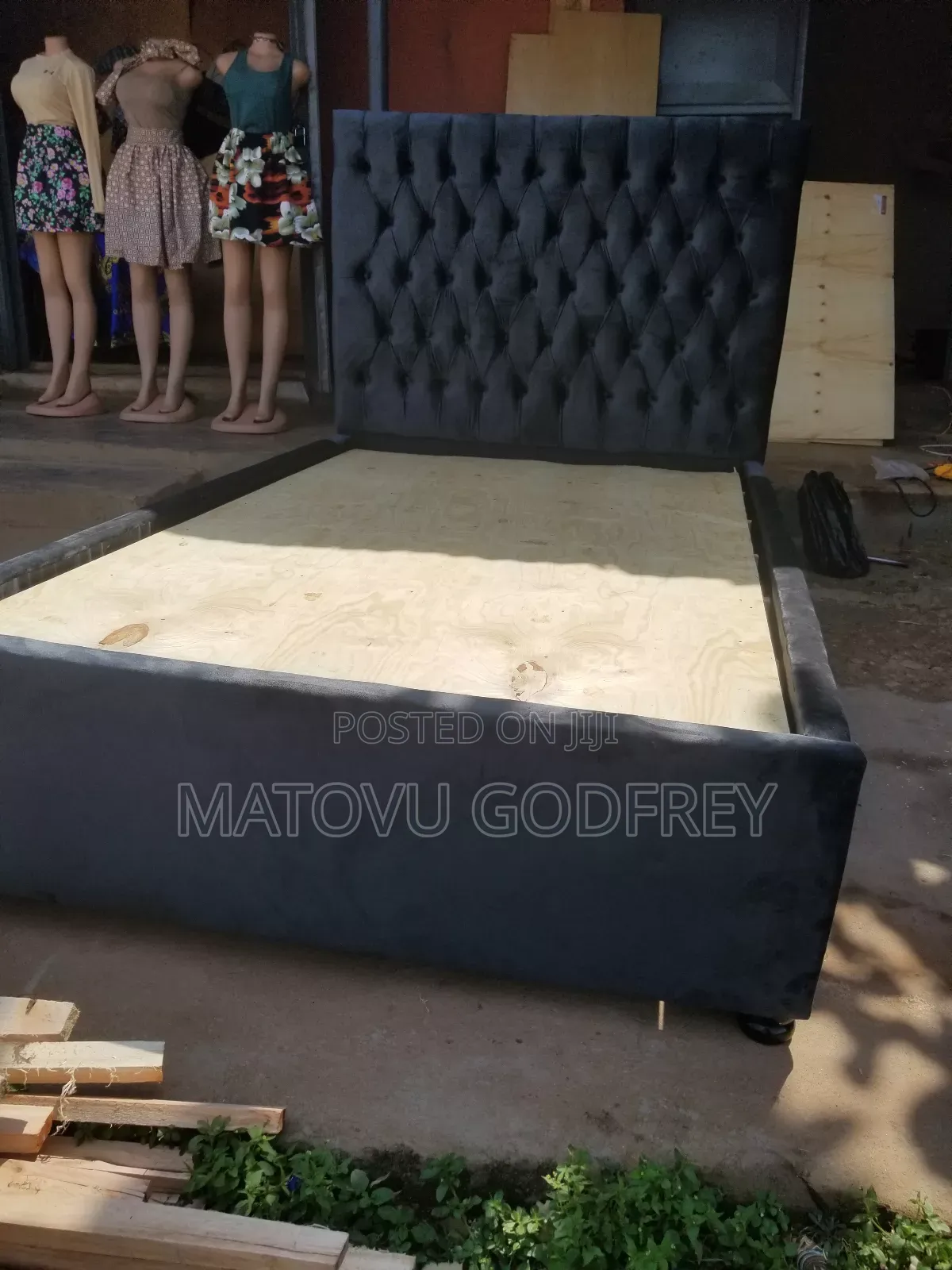Gray '4*6 Tuftedbed