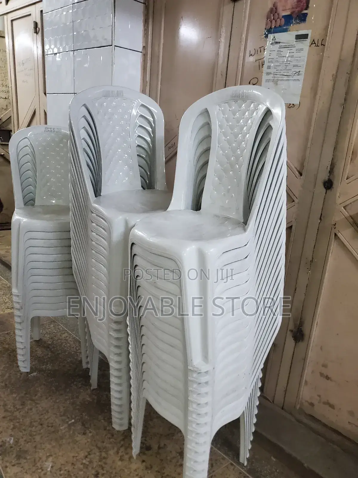 Plastic Chairs Plastic Chairs