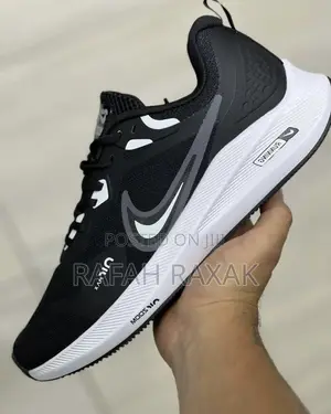 Original Unisex Black/White Nike Air Zoom Running Sneakers