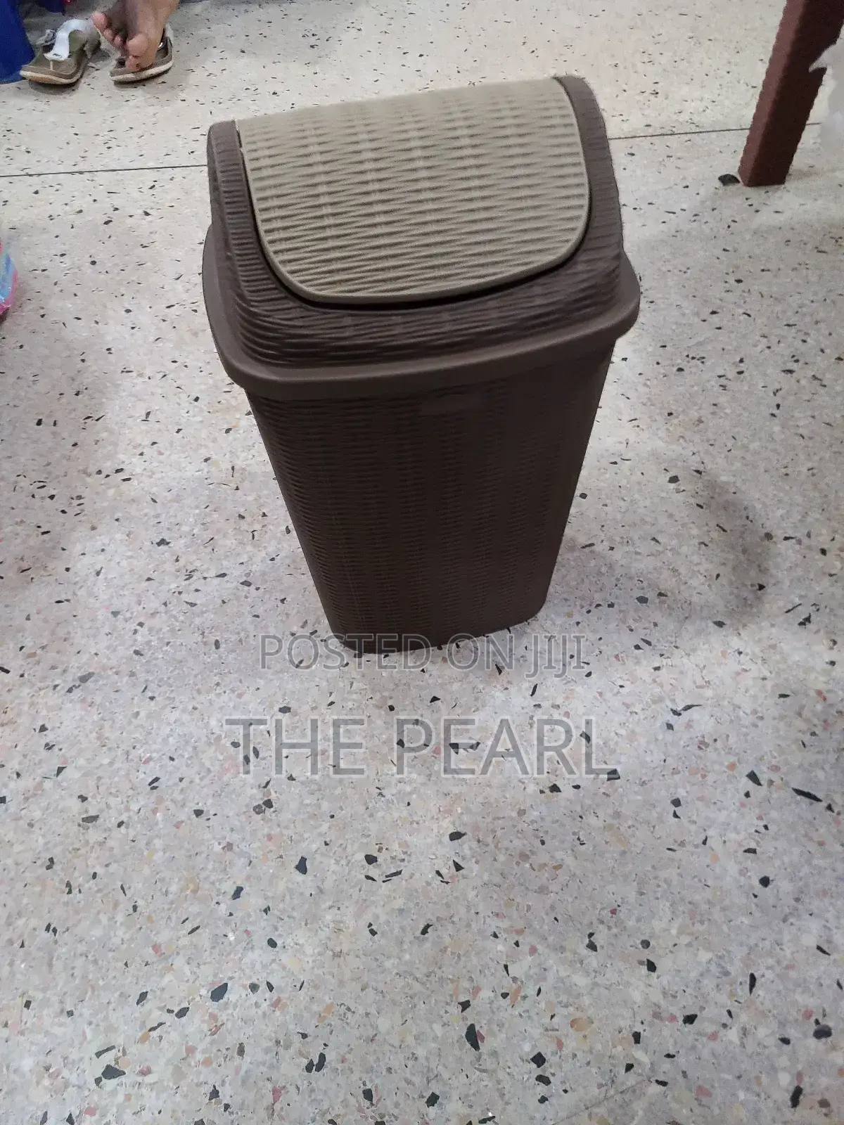 Bamboo Swinging Dustbin