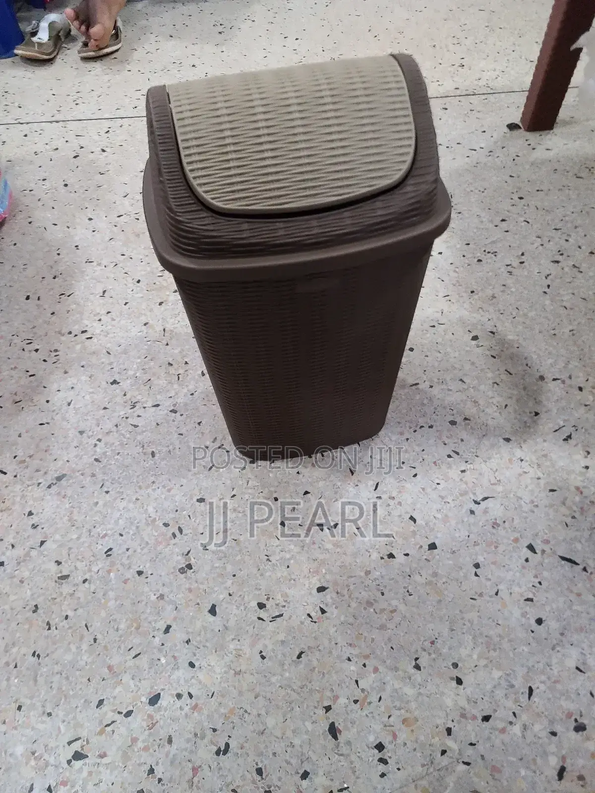 Bamboo Swinging Dustbin