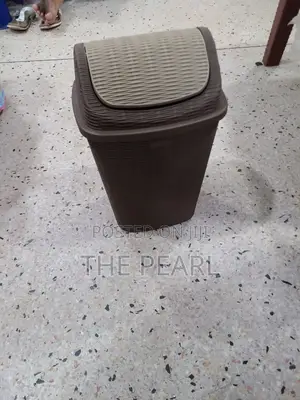 Bamboo Swinging Dustbin