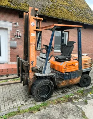 Photo - Forklift Toyota ( 20% Discount For 2024 )