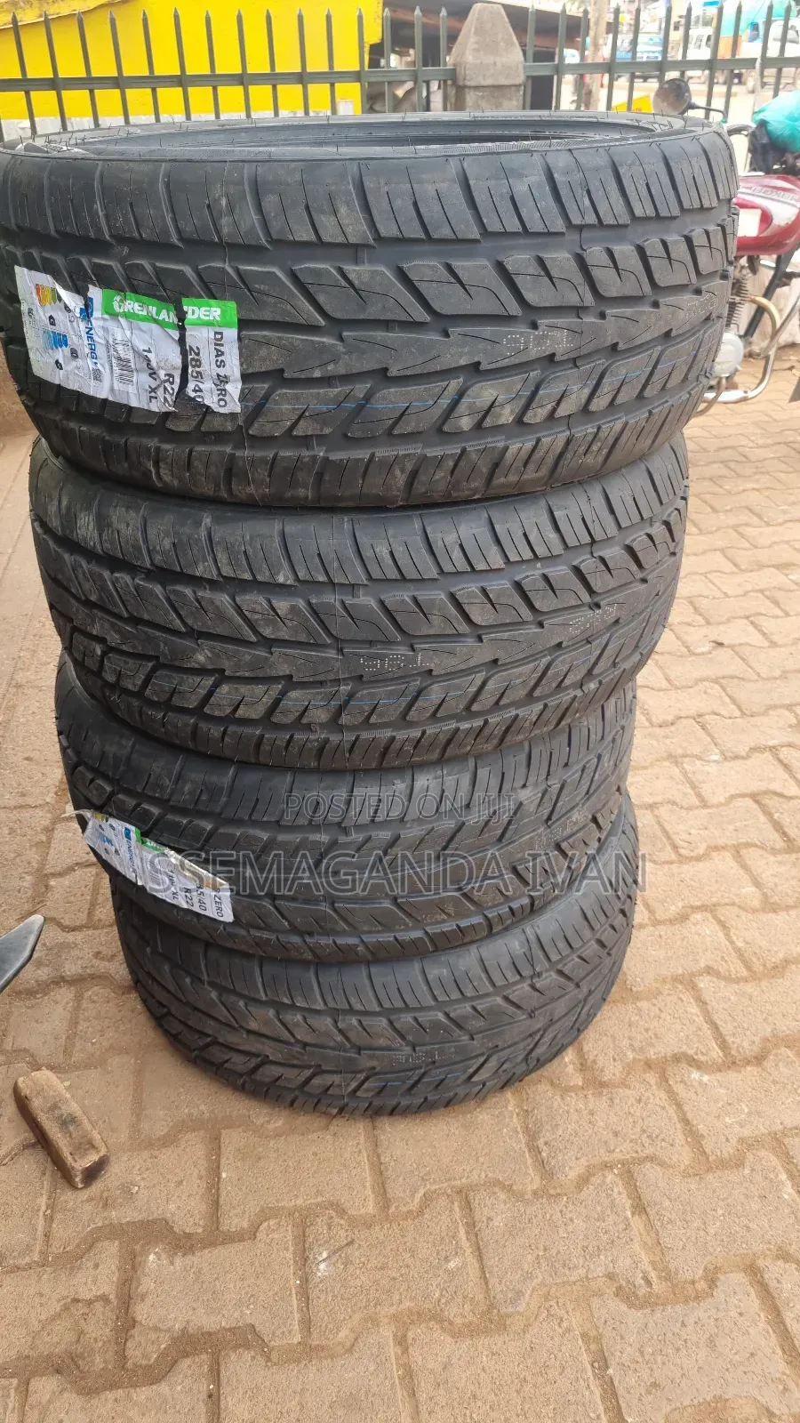285/40r22 Grenlander