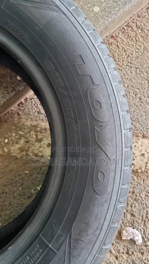 215/65r16 Foreign Used Toyo Made in Japan