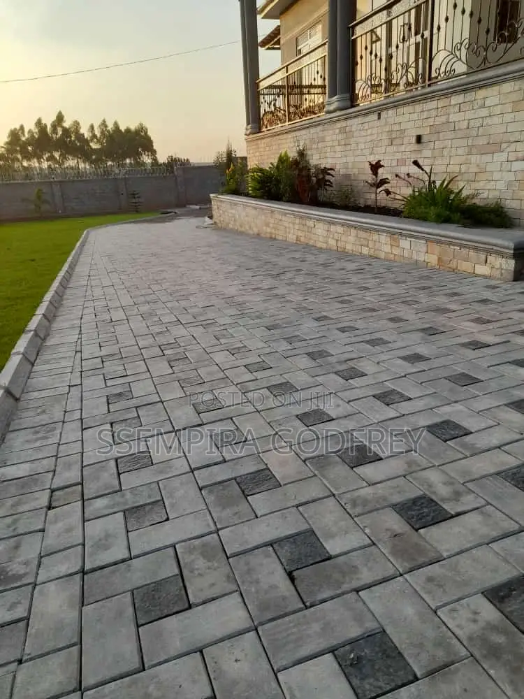 Expect in Paver Laying and Land Scanping