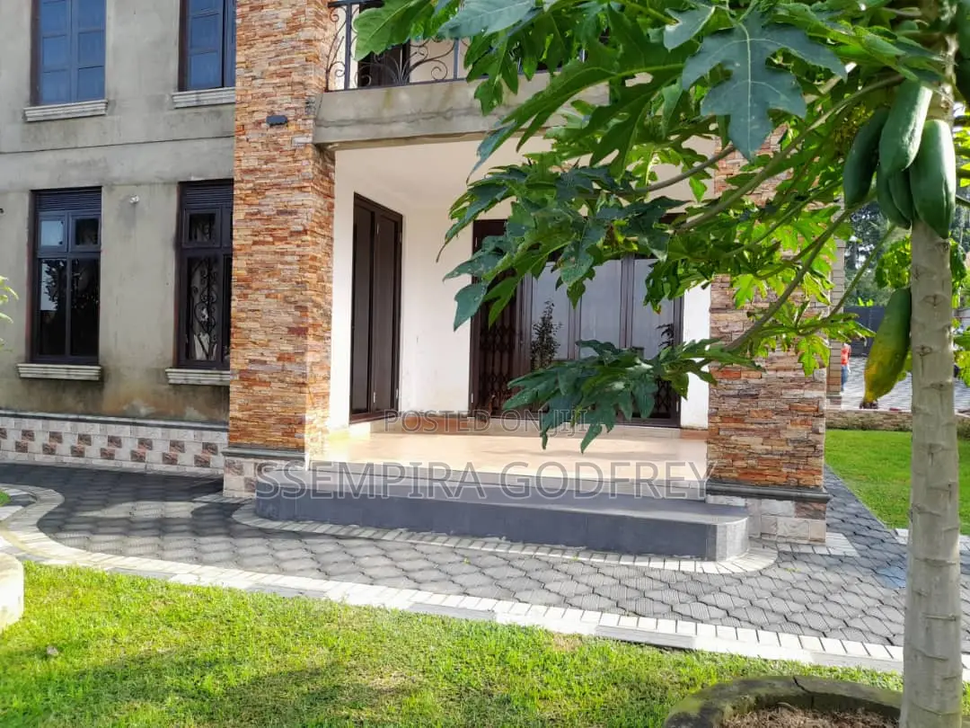 Expect in Paver Laying and Land Scanping