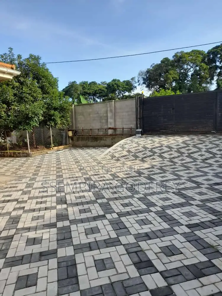 Trustworthy Paver Installer and Land Scape Planner