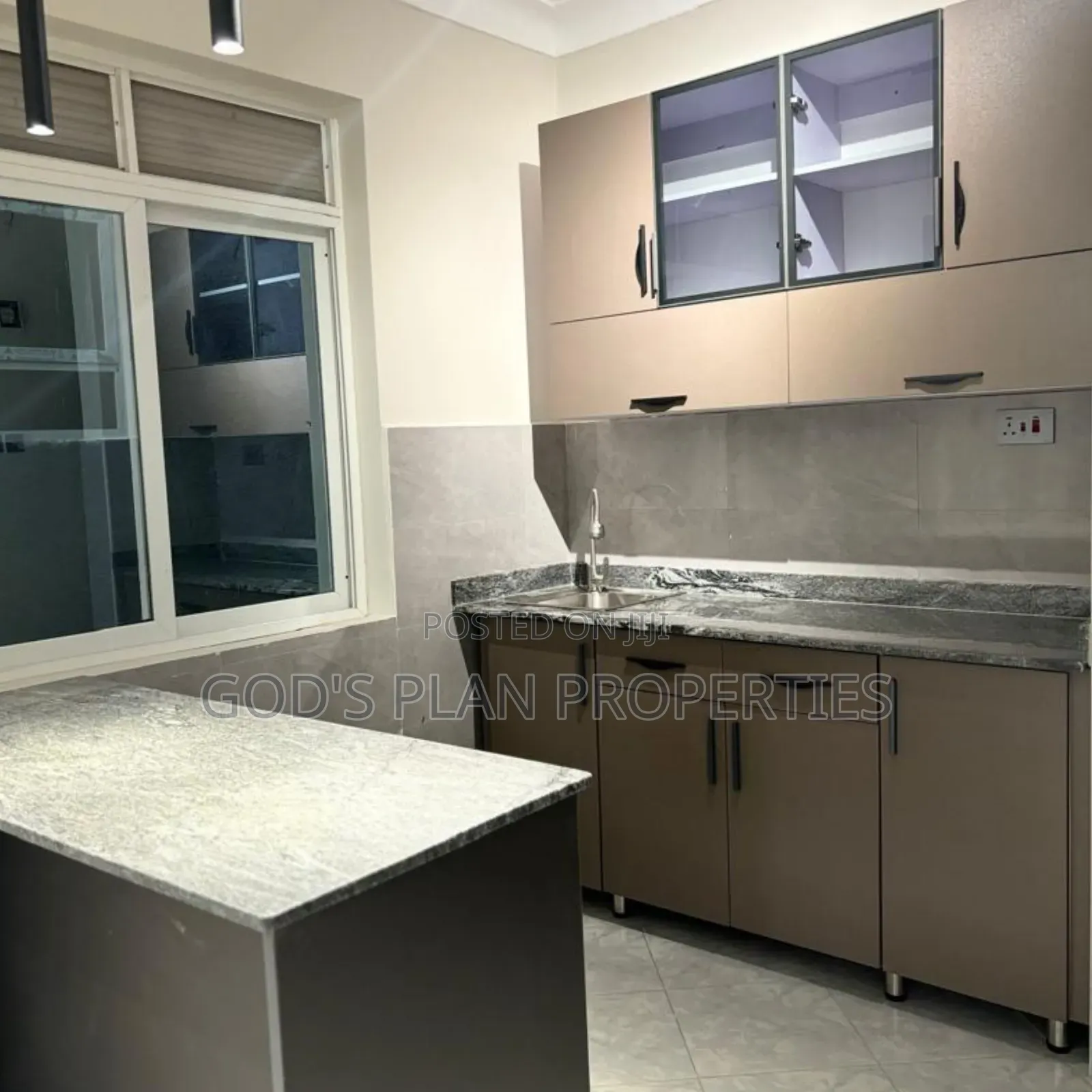 6bdrm Block of Flats in Bunga Heights, Central Division for sale