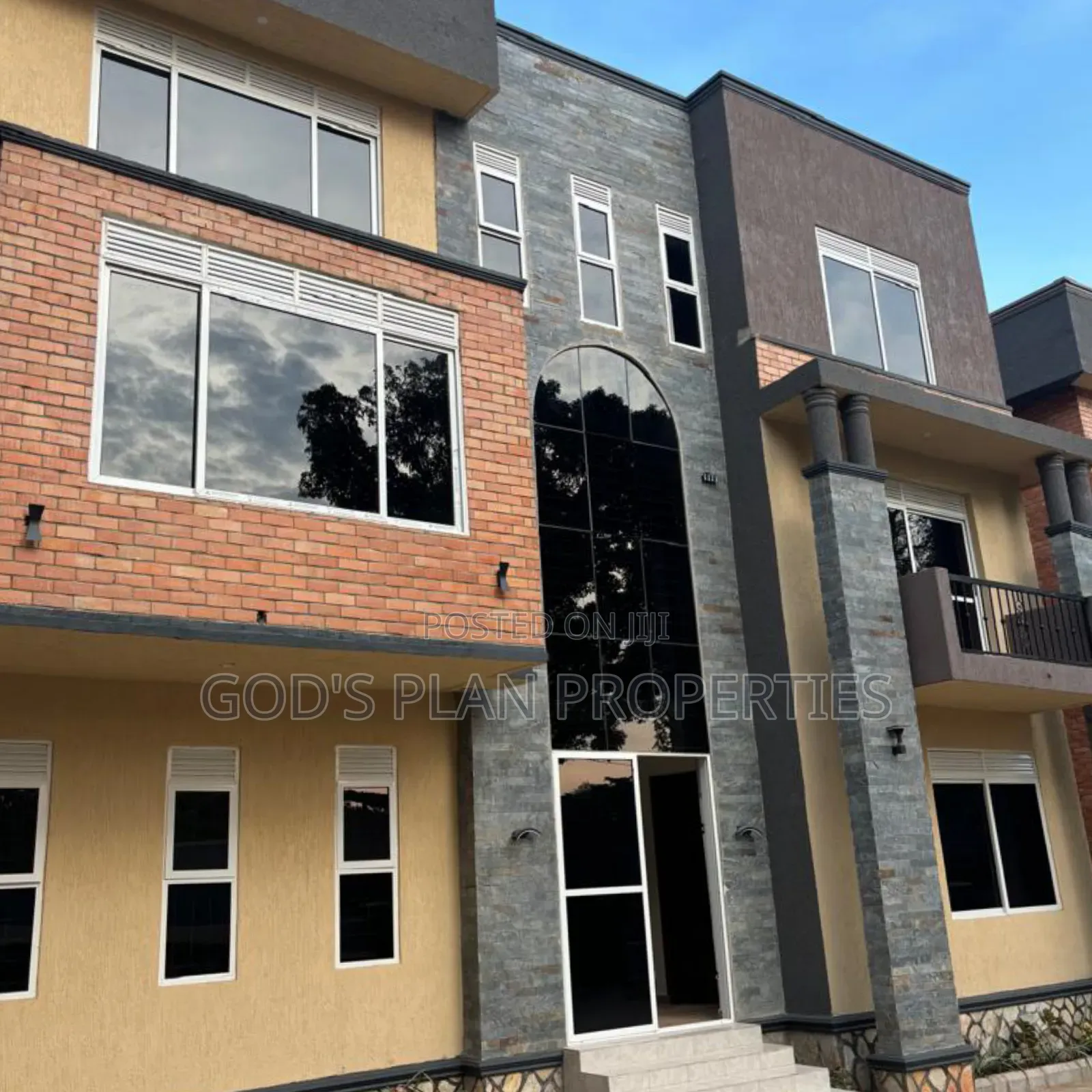 6bdrm Block of Flats in Bunga Heights, Central Division for sale