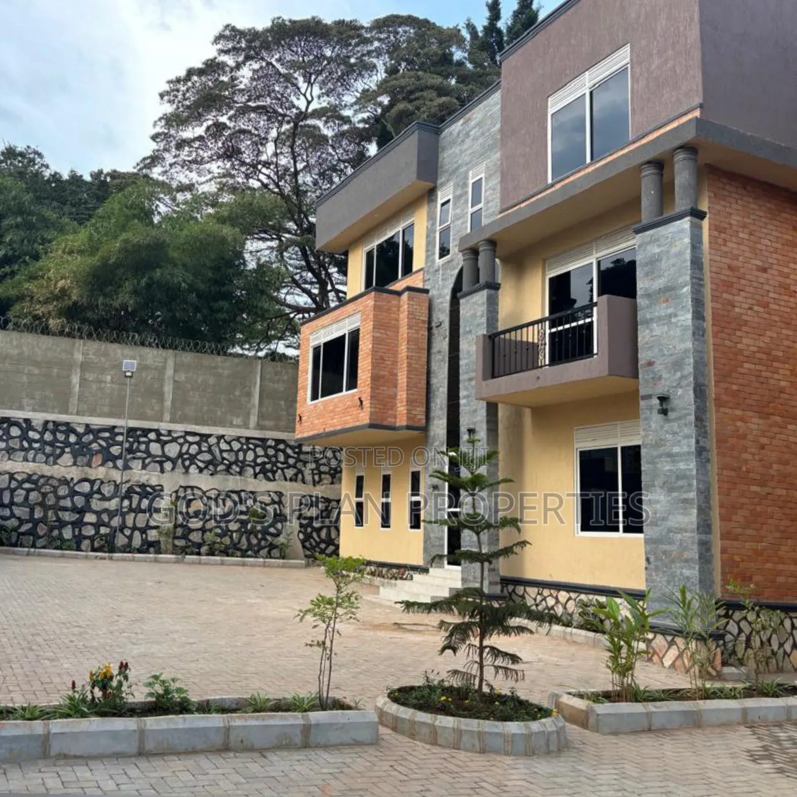 6bdrm Block of Flats in Bunga Heights, Central Division for sale