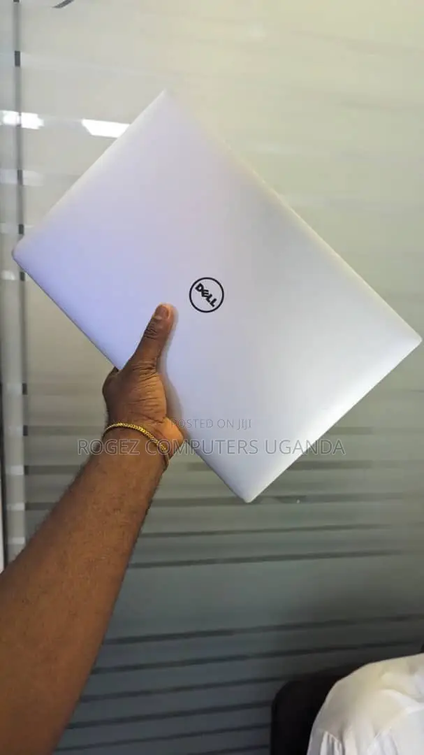 New Laptop Dell XPS 15 9560 16GB Intel Core I7 SSD 512GB