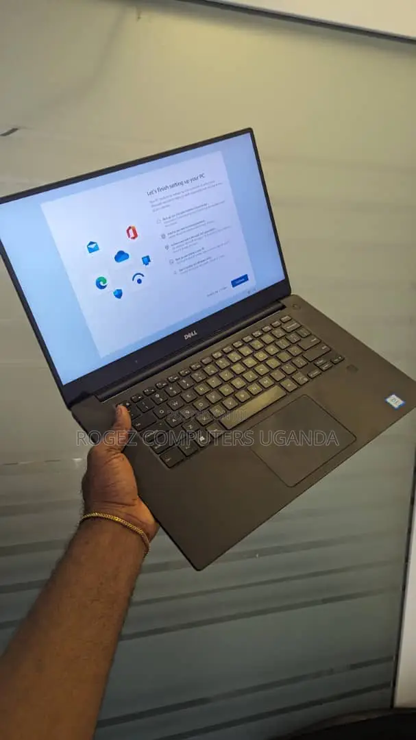 New Laptop Dell XPS 15 9560 16GB Intel Core I7 SSD 512GB