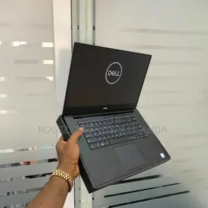 New Laptop Dell XPS 15 9560 16GB Intel Core I7 SSD 512GB