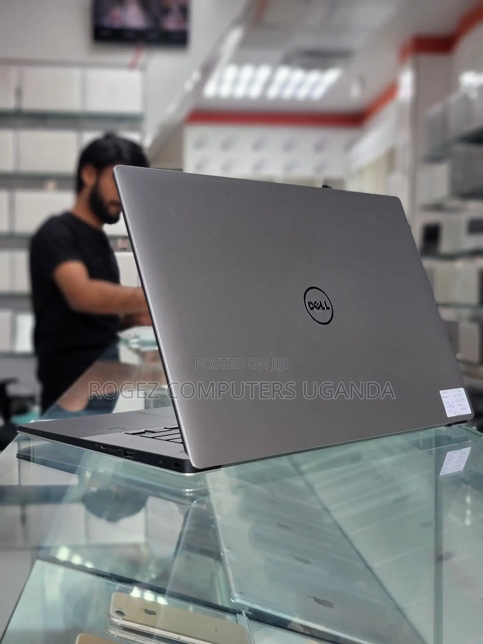 New Laptop Dell XPS 15 9560 16GB Intel Core I7 SSD 512GB