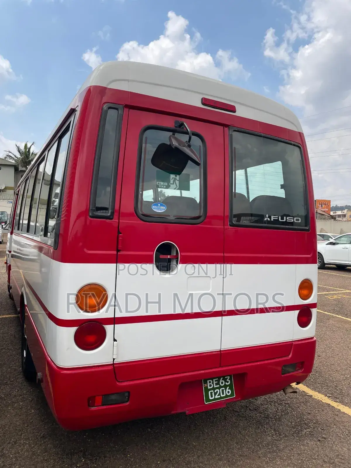 Mitsubishi Fuso Rosa 2011 Red