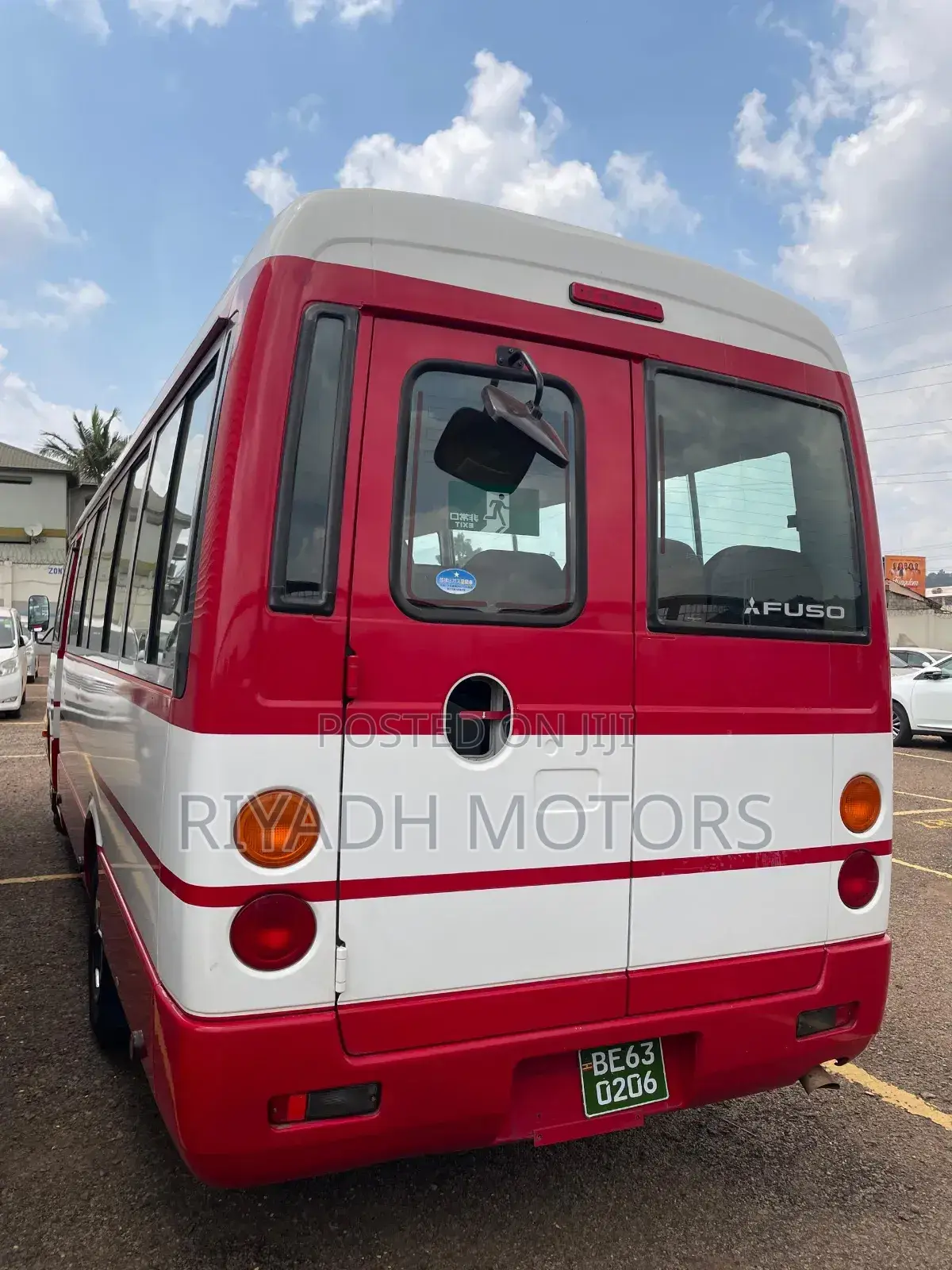 Mitsubishi Fuso Rosa 2011 Red