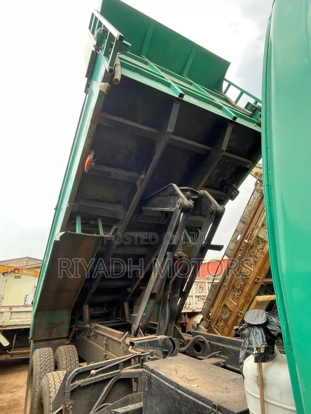 Isuzu Dumper 10PD1