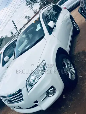 Toyota Vanguard 2011 Off white
