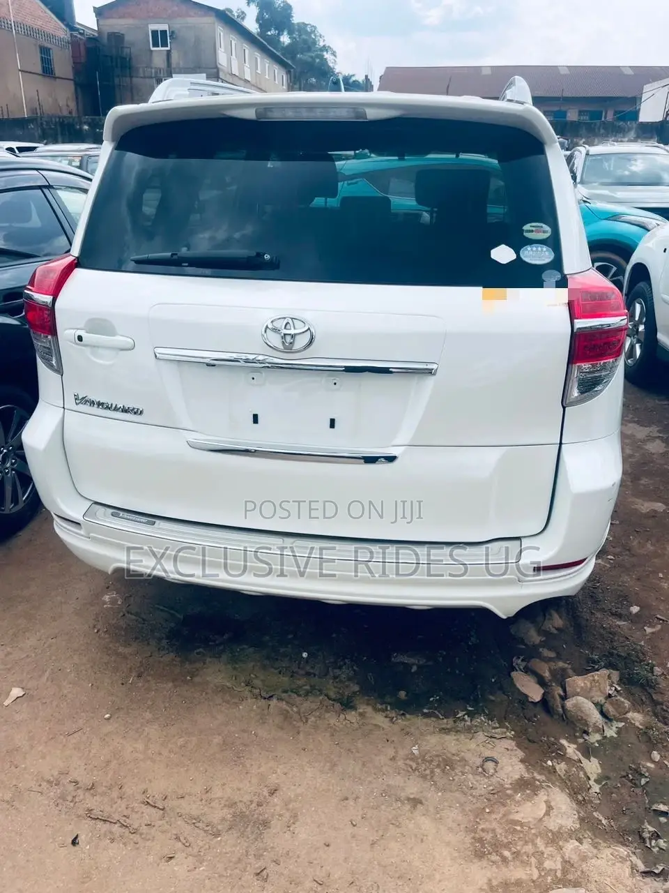 Toyota Vanguard 2011 Off white