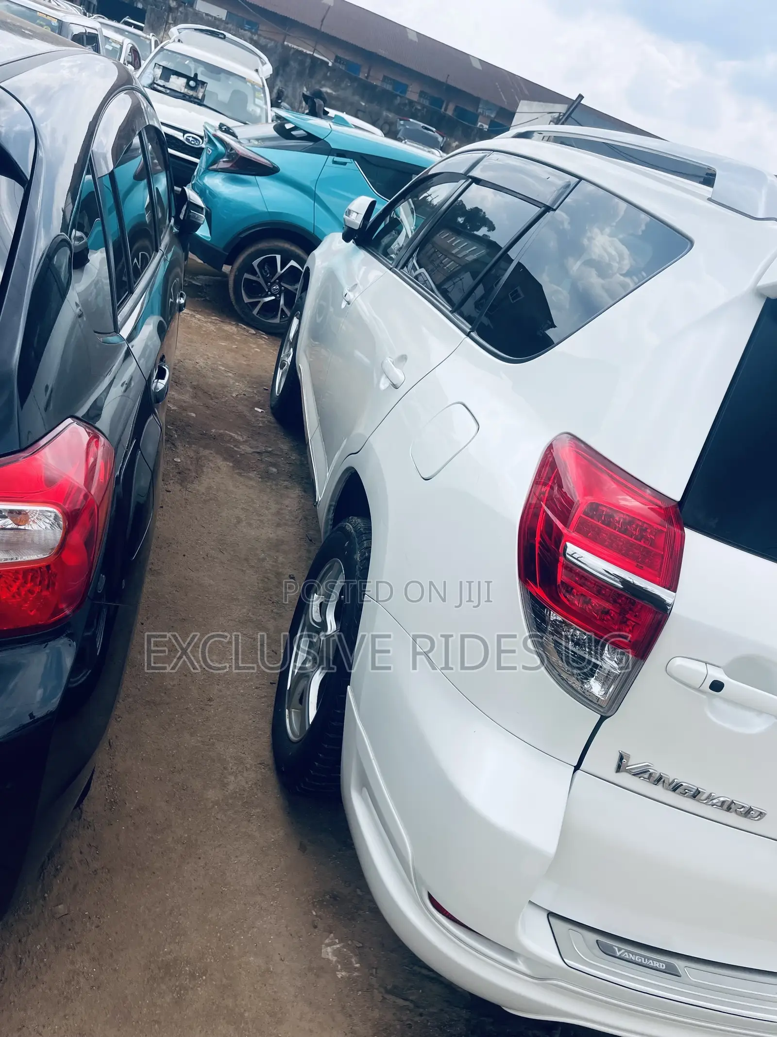 Toyota Vanguard 2011 Off white