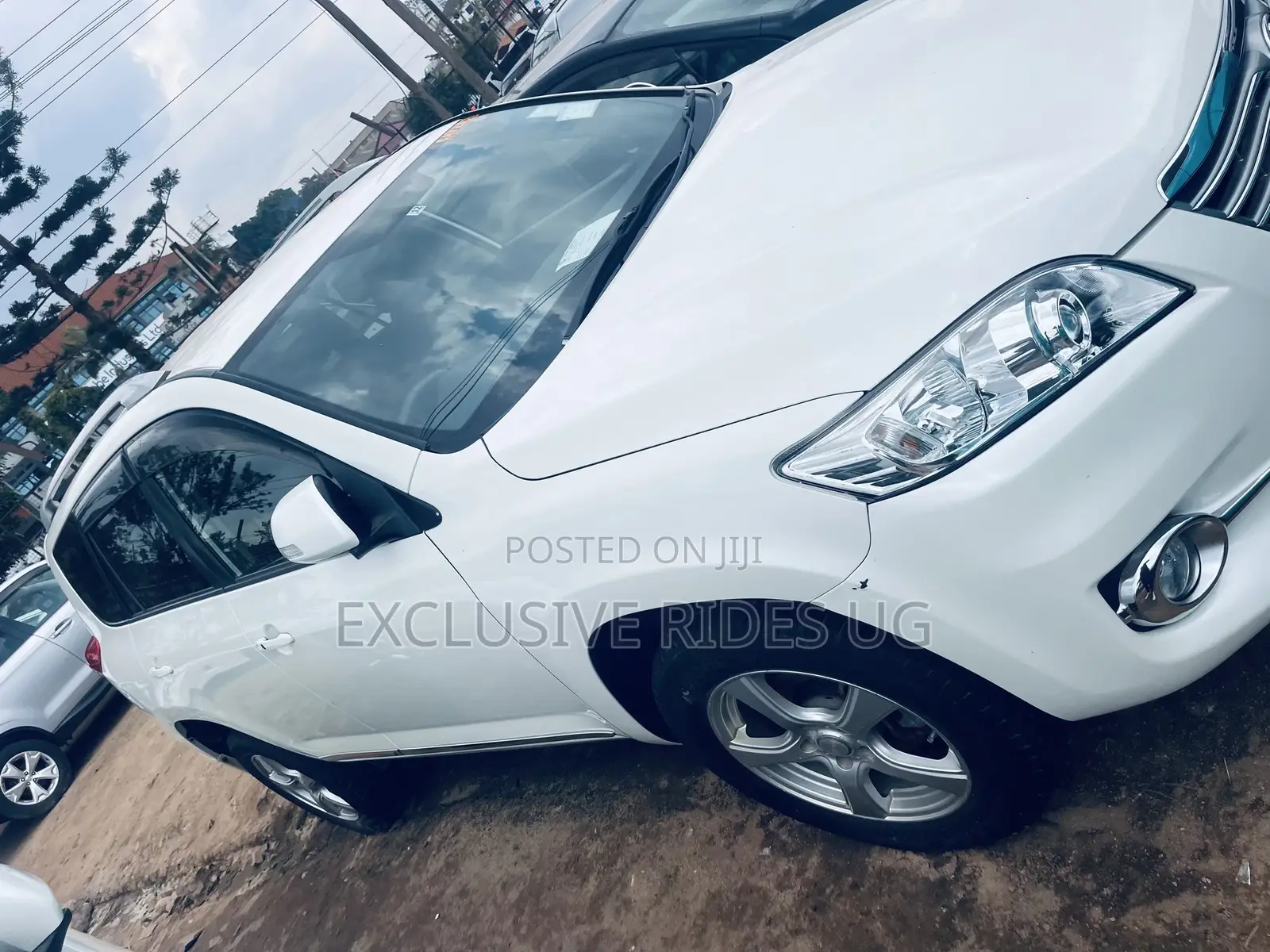 Toyota Vanguard 2011 Off white