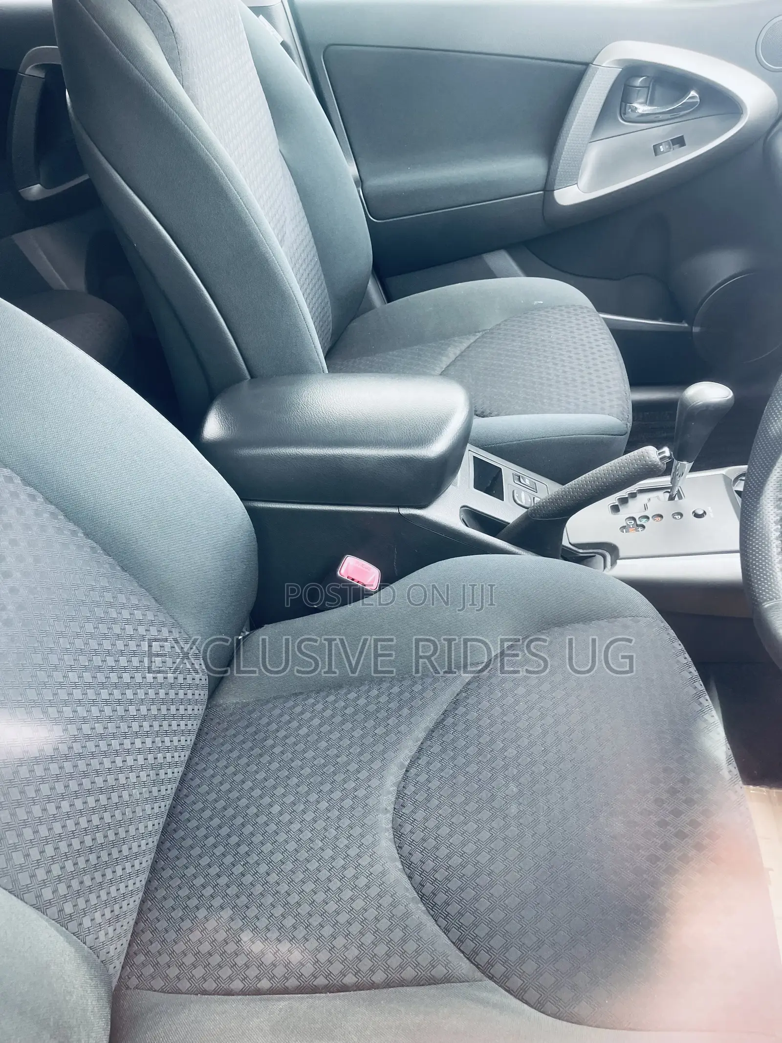 Toyota Vanguard 2011 Off white