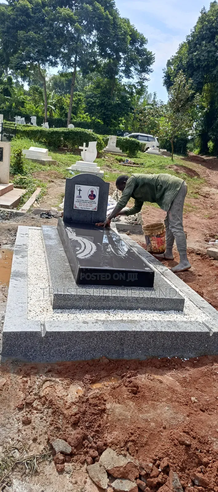 Grave Building Cong