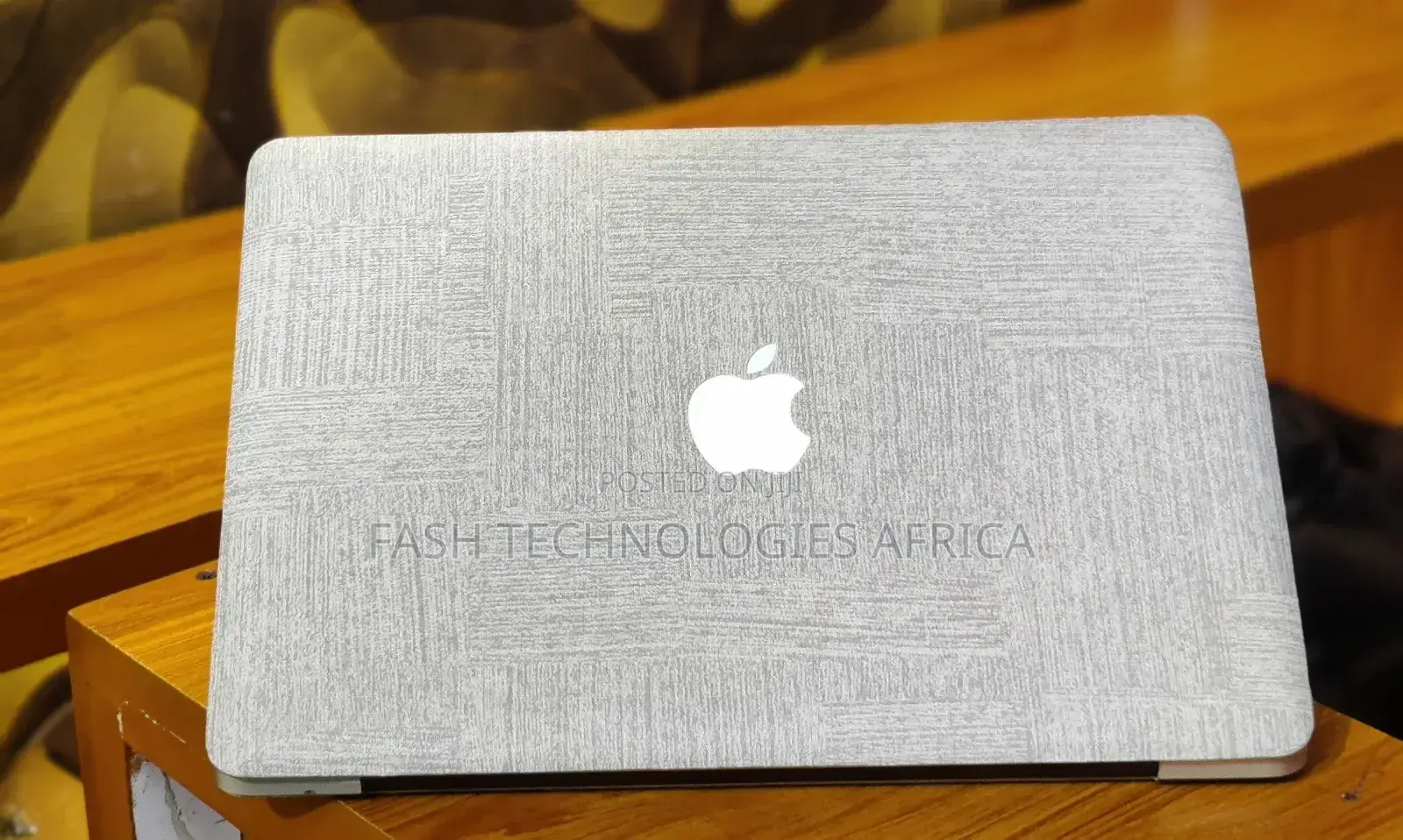 New Laptop Apple MacBook 2012 8GB Intel Core i5 HDD 500GB