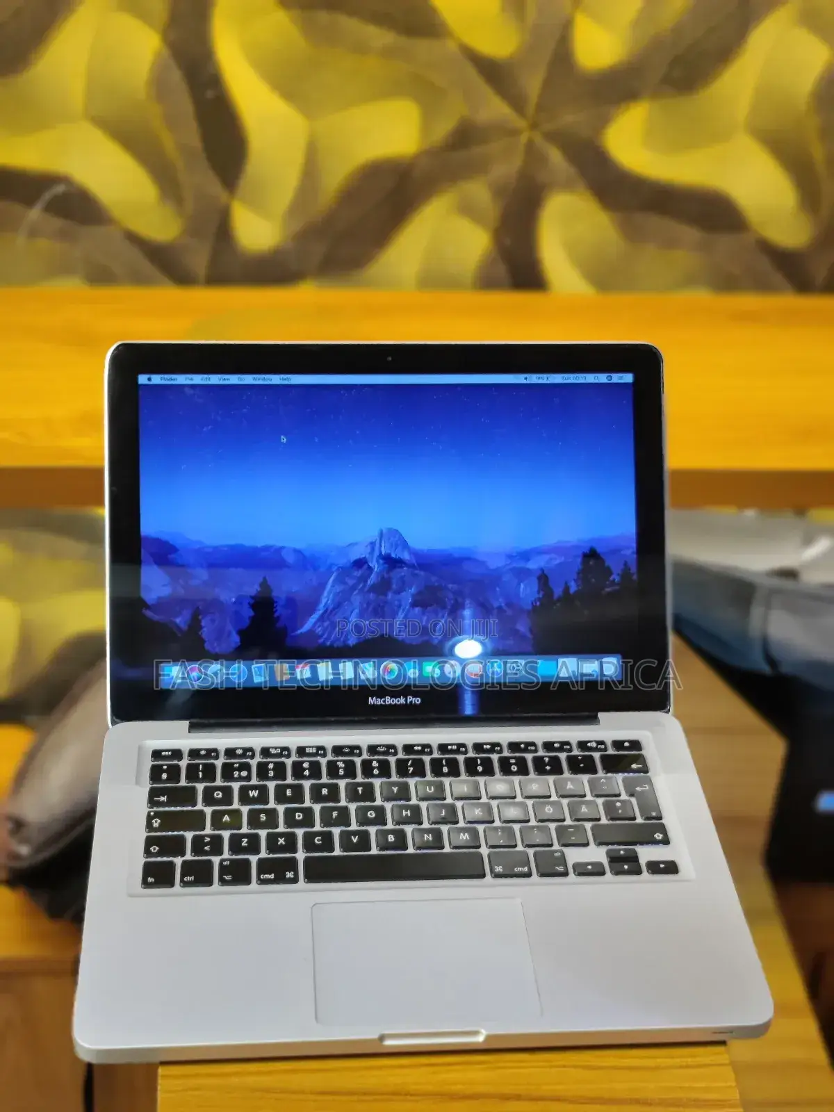 New Laptop Apple MacBook 2012 8GB Intel Core i5 HDD 500GB